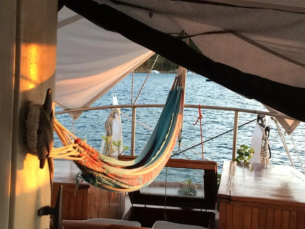St Thomas Stay On Sailboat Ragamuffin Incl Meals Water Toys Water Island 2*,  United States Virgin Islands