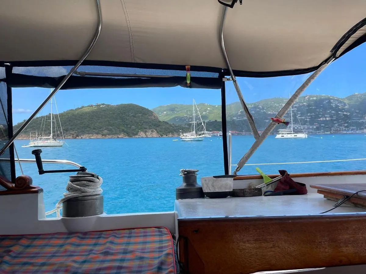 Hotel en barco St Thomas Stay On Sailboat Ragamuffin Incl Meals Water Toys Water Island